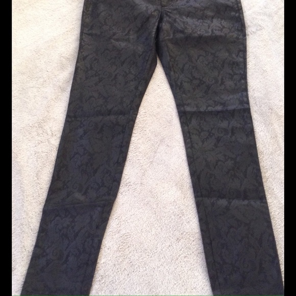 Black Flower Pants Size 9 - Picture 5 of 13